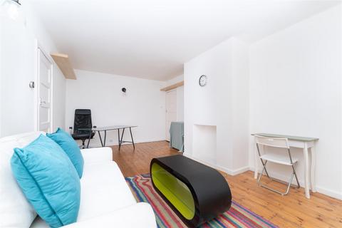 49 Manor Vale, Brentford, TW8 9JN