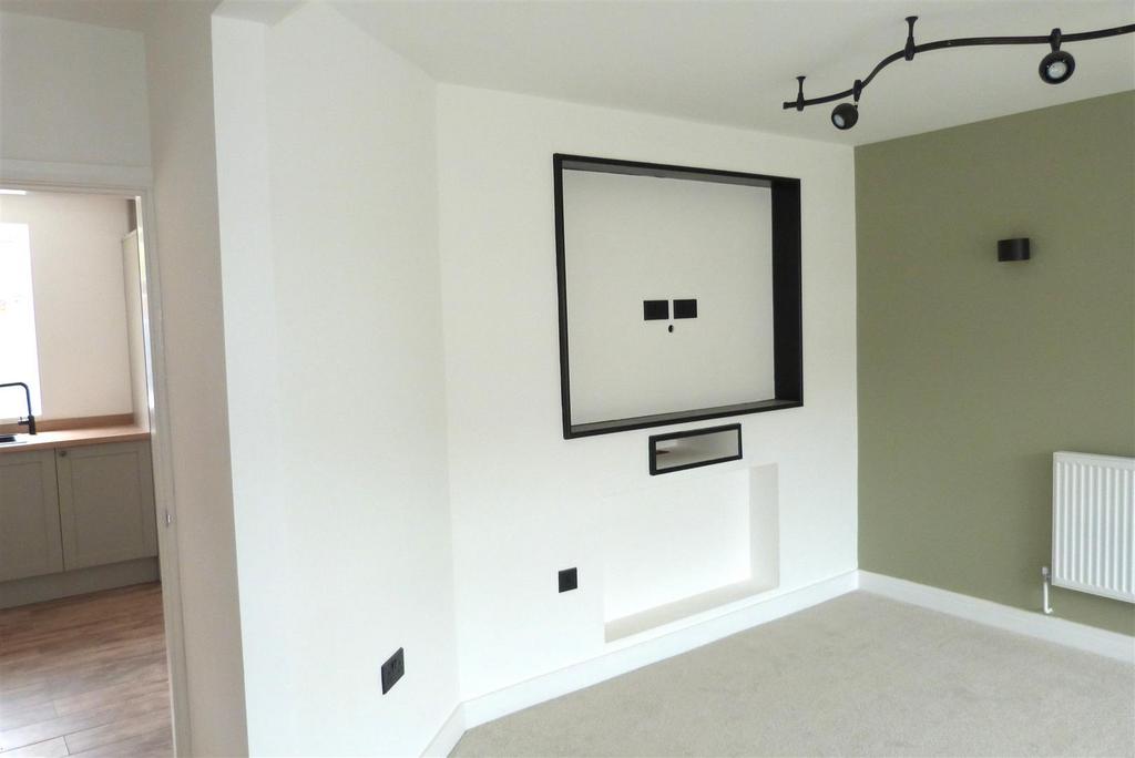 Extended lounge with media wall