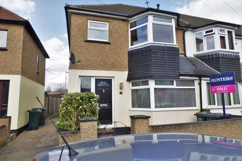 3 bedroom semi-detached house to rent, Cranford Road, Dartford, kent, DA1 1JP