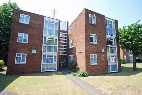 2 bedroom apartment to rent, Alexander Close, Twickenham