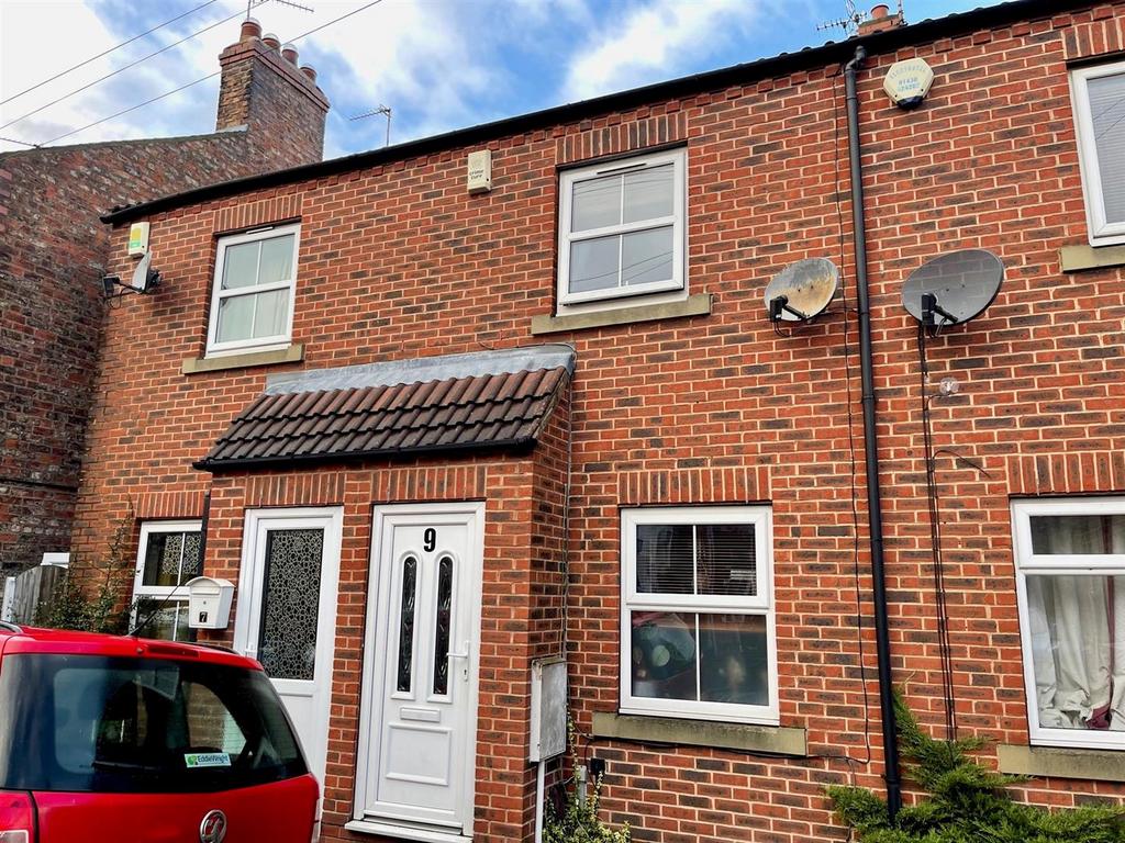 Haughton Road, Burton Stone Lane, York 2 bed terraced house £1,050 pcm (£242 pw)