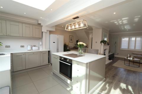 83 Hutton Drive, Hutton, Brentwood, CM13 2RP
