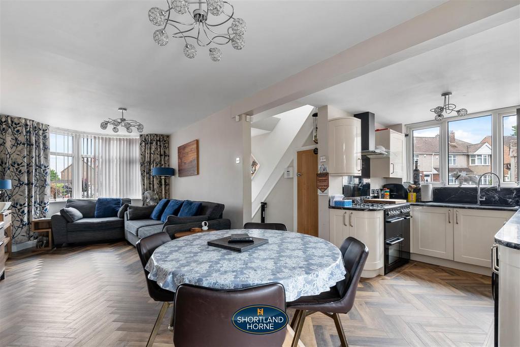 Kitchen/dining room/lounge