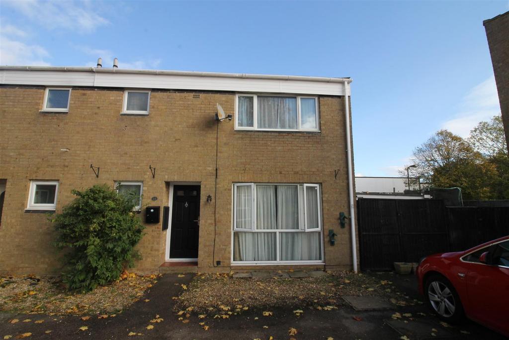 Clailey Court, Stony Stratford... 3 bed semidetached house to rent £