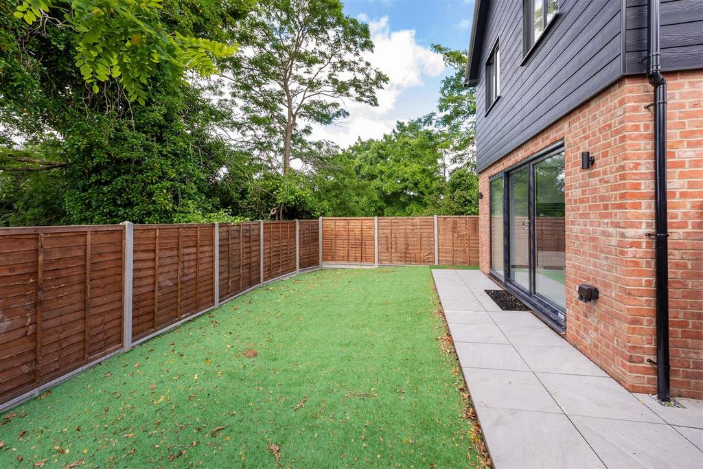 168 Cippenham Lane-5.jpg