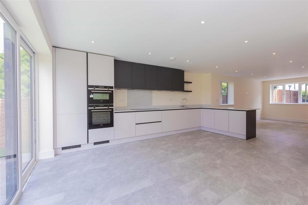 168 Cippenham Lane-6.jpg