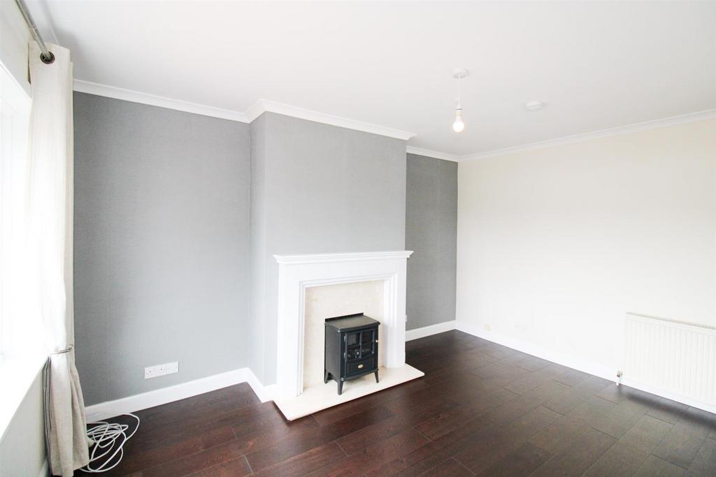 6 Innes Place, Kinlochbervie, Lairg 3 bed terraced house for sale £