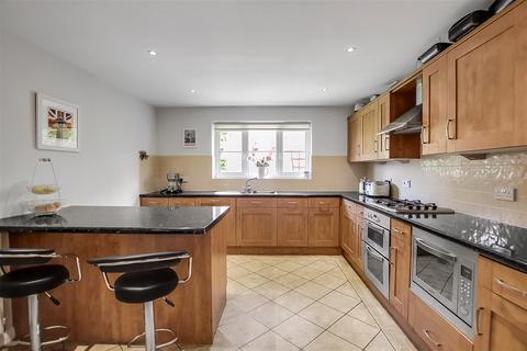 12 Tower Grange, Faverdale, Darlington, DL3 0QF