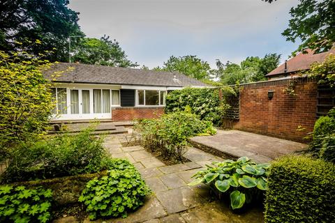 4 bedroom detached bungalow for sale, Stanwell Avenue, Huddersfield HD2