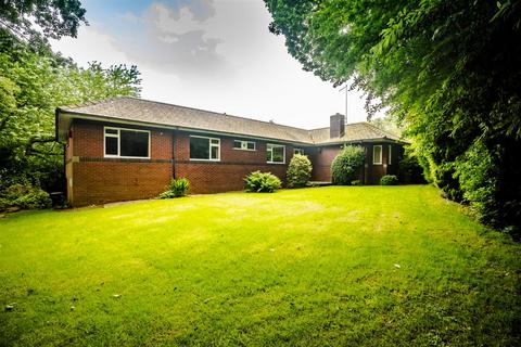 4 bedroom detached bungalow for sale, Stanwell Avenue, Huddersfield HD2