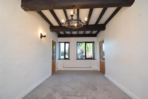 3 bedroom barn conversion to rent, The Courtyard, Woolley WF4