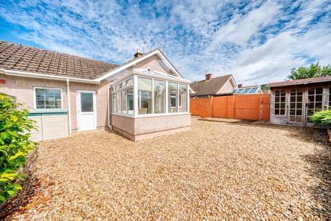 2 bedroom semi-detached bungalow for sale, Delightful bungalow with views over Wrington's countryside