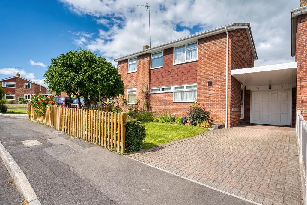 17 Barnards Close - Mark Templer - Real estate pho