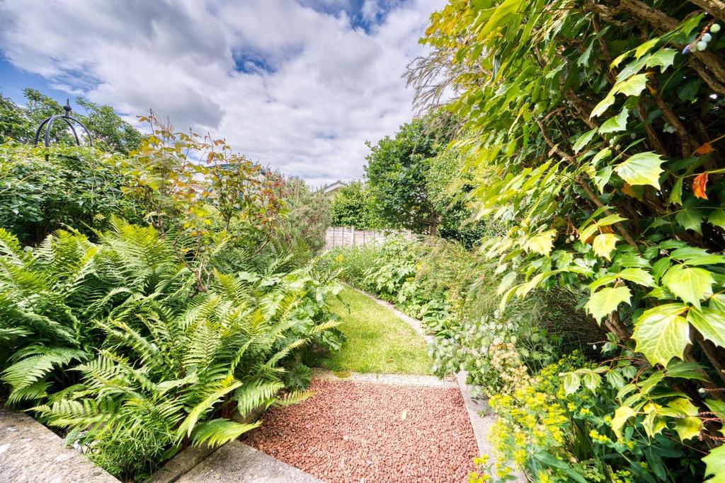 17 Barnards Close - Mark Templer - Real estate pho