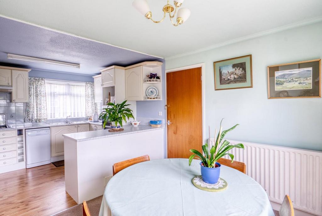 17 Barnards Close - Mark Templer - Real estate pho