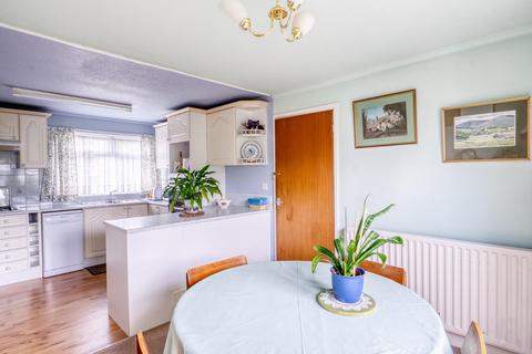 17 Barnards Close, Yatton, Bristol, BS49 4HZ