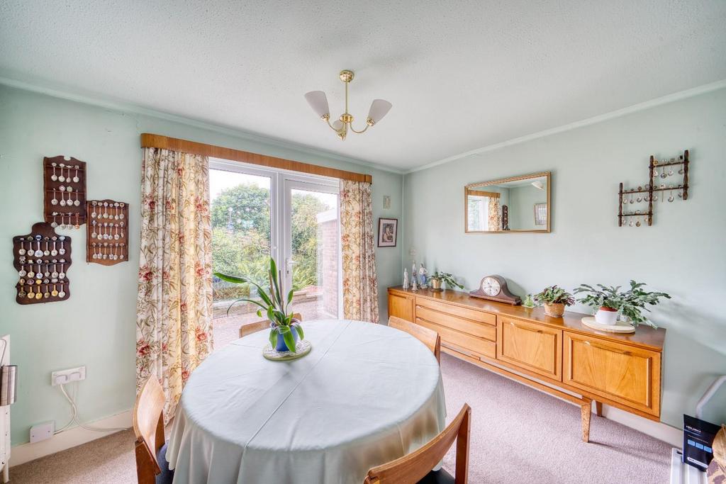 17 Barnards Close - Mark Templer - Real estate pho
