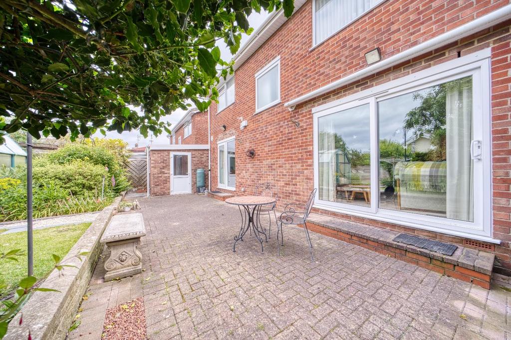 17 Barnards Close - Mark Templer - Real estate pho
