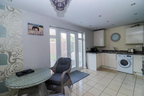 3 bedroom semi-detached house for sale, Sovereign Road, Wakefield WF1