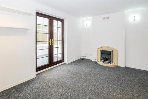 1 bedroom house for sale, Milton Court, Wakefield WF3