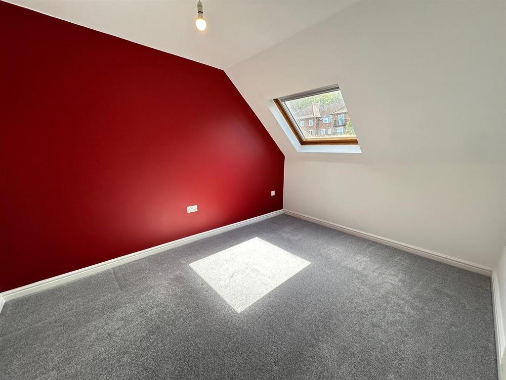 Bedroom 1.jpg