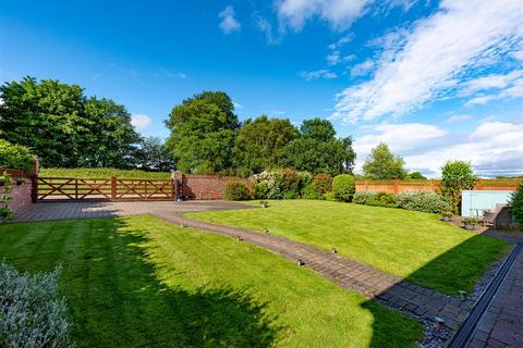Oak Barn, 11 Cranmoor, Perton, Wolverhampton, WV8 2JN
