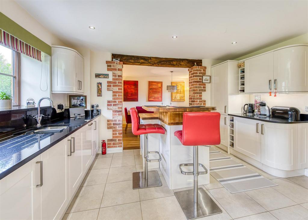 11 Cranmoor-kitchen3.jpg