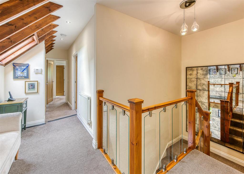 11 Cranmoor-landing.jpg