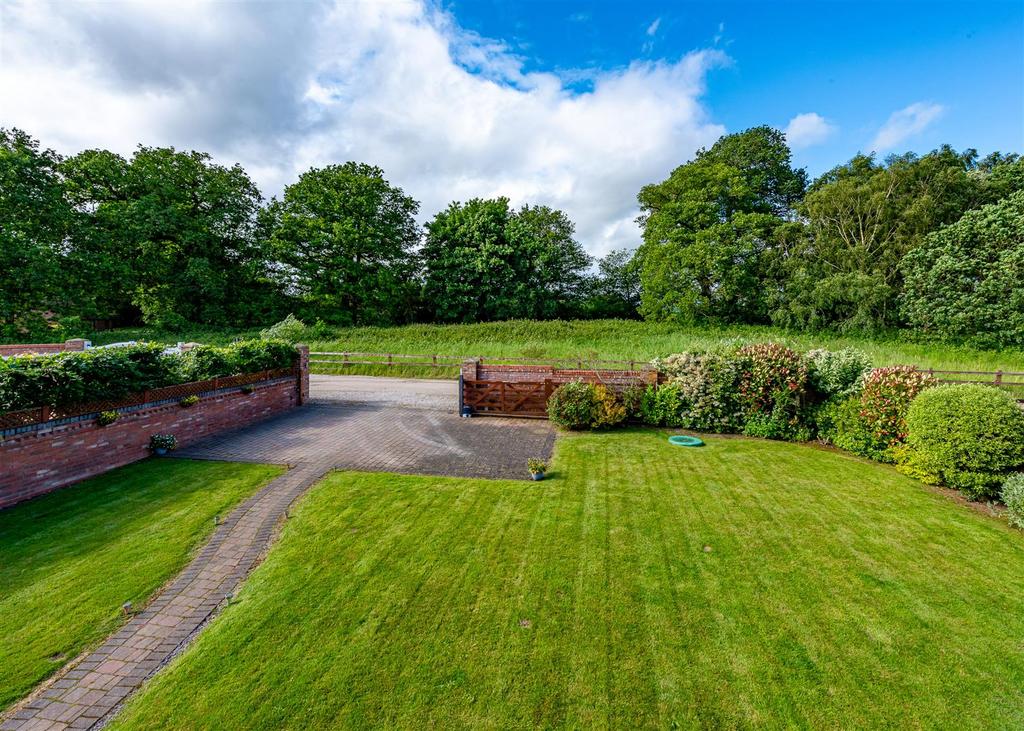 11 Cranmoor-garden3.jpg