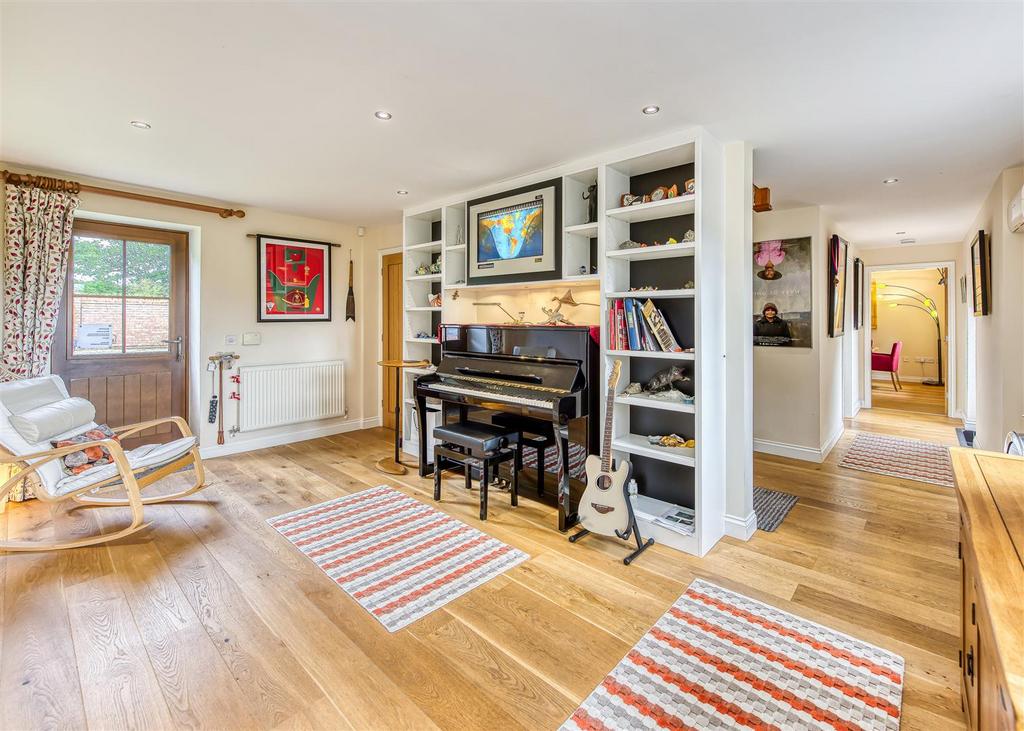 11 Cranmoor-hall2.jpg
