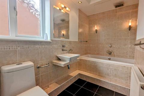 27 White Oak Drive, Bishopswood, Stafford, ST19 9AH