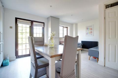 3 bedroom end of terrace house for sale, Sycamore Rise, Berkhamsted