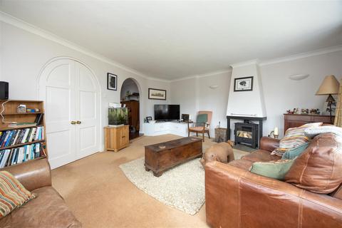 8 Windsor Drive, Trowbridge, BA14 0JZ