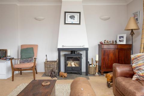 8 Windsor Drive, Trowbridge, BA14 0JZ
