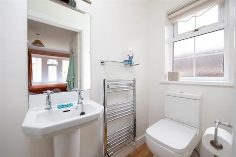 8 Windsor Drive, Trowbridge, BA14 0JZ