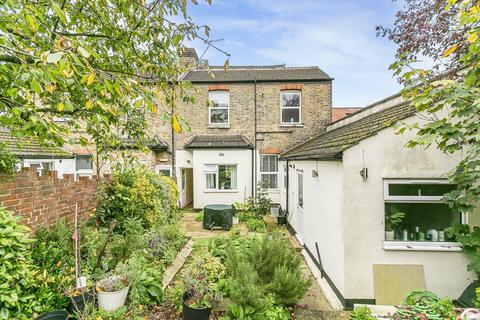 2 bedroom flat for sale, Manor Road, Beckenham BR3