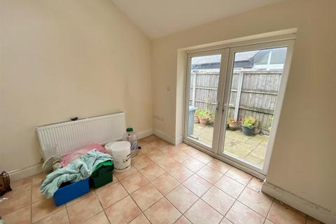 2 bedroom ground floor flat for sale, Park Lane, Macclesfield