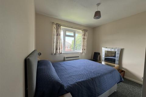 15, Sandown Court Byron Road, Worthing, BN11 3HL