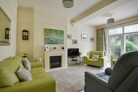 2 bedroom flat for sale, Albert Road, Bexhill-On-Sea
