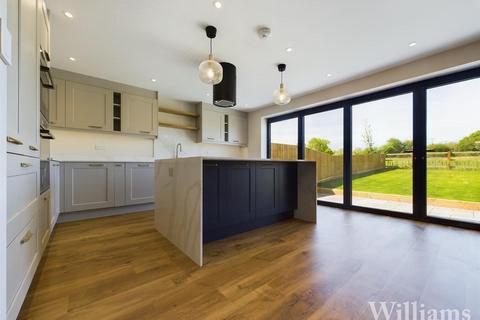 4 bedroom detached house for sale, Rowsham Road, Aylesbury HP22