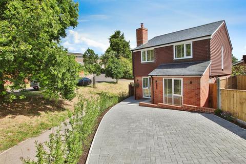 4 bedroom detached house for sale, Pitchpond Road, Warsash, Southampton