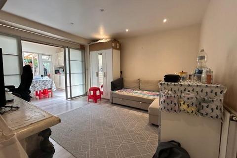2 bedroom apartment for sale, Millway, London