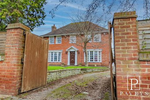 3 bedroom detached house for sale, Third Avenue, Frinton-On-Sea