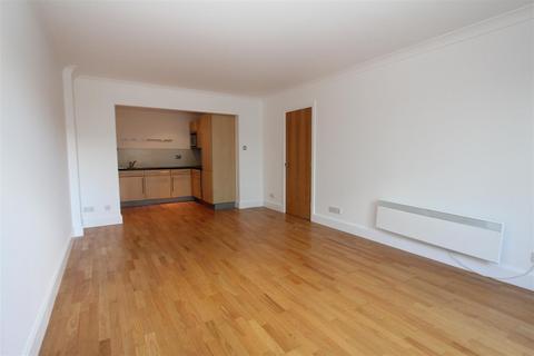 2 bedroom flat to rent, Merchants Quay, East Street