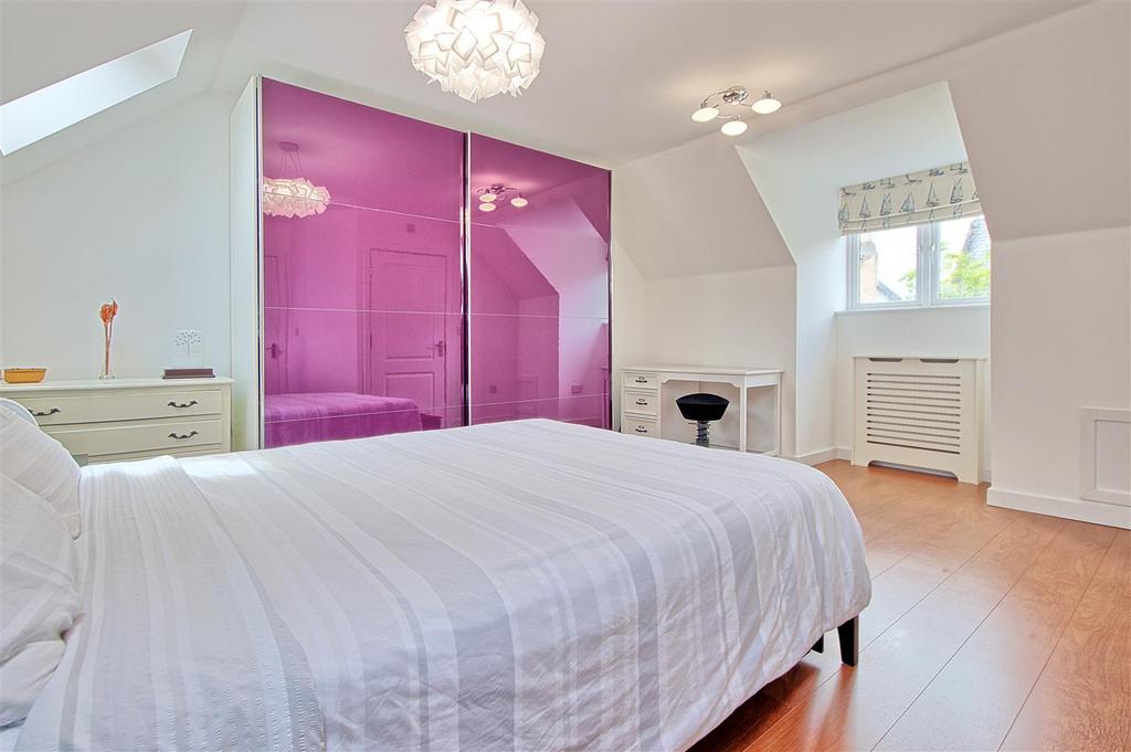 Bedroom 1.jpg