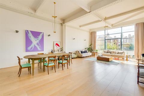 3 bedroom flat for sale, Chiswick Green Studios, London, W4