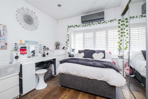 3 Lascelles Road, Bournemouth, BH7 6NF