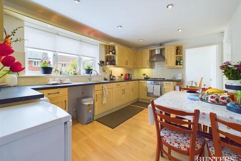 4 bedroom detached house for sale, Cotherstone Close, Consett