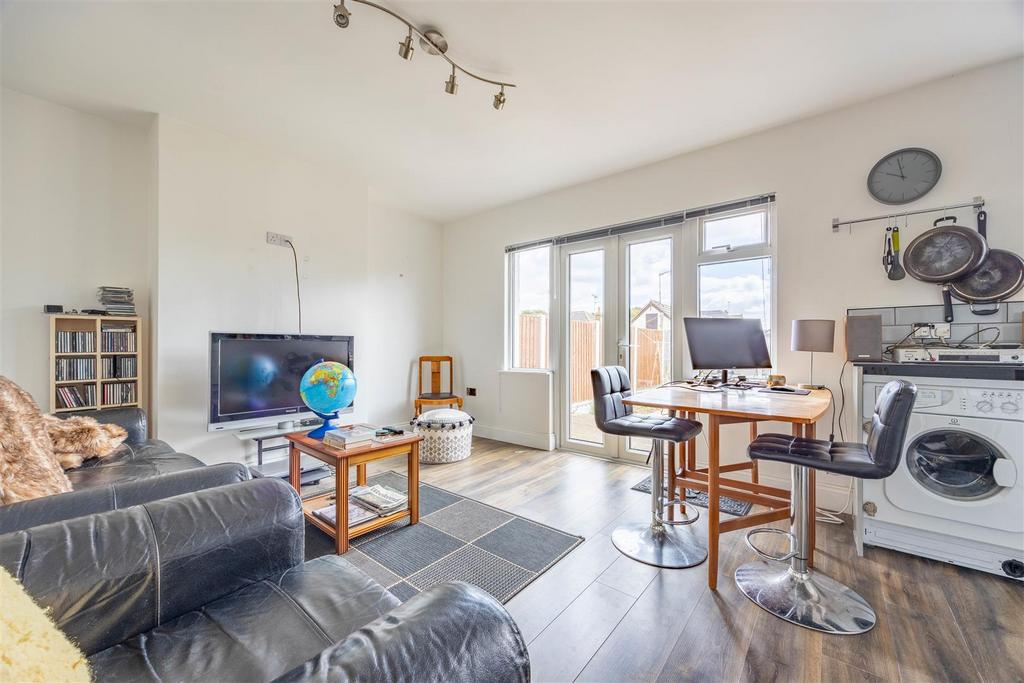 Lounge/Kitchen