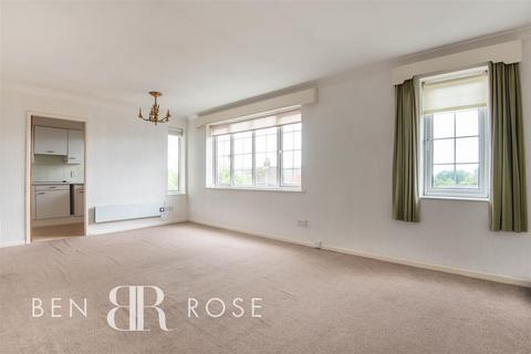 2 bedroom flat for sale, Balmoral Road, Chorley